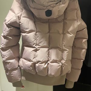Mackage romane bomper